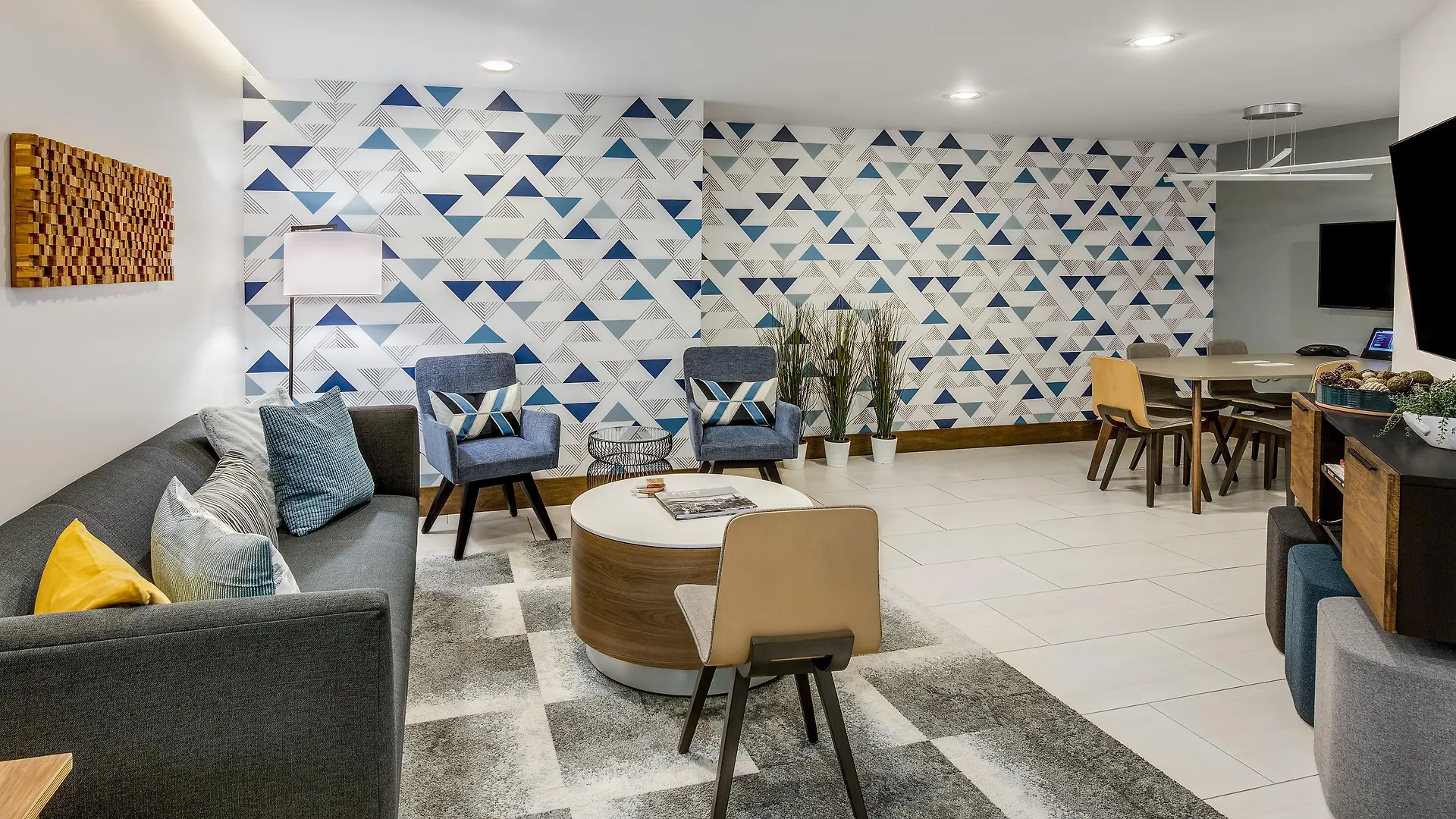 Crowne Plaza Seattle Newly Renovated With No Resort Fee