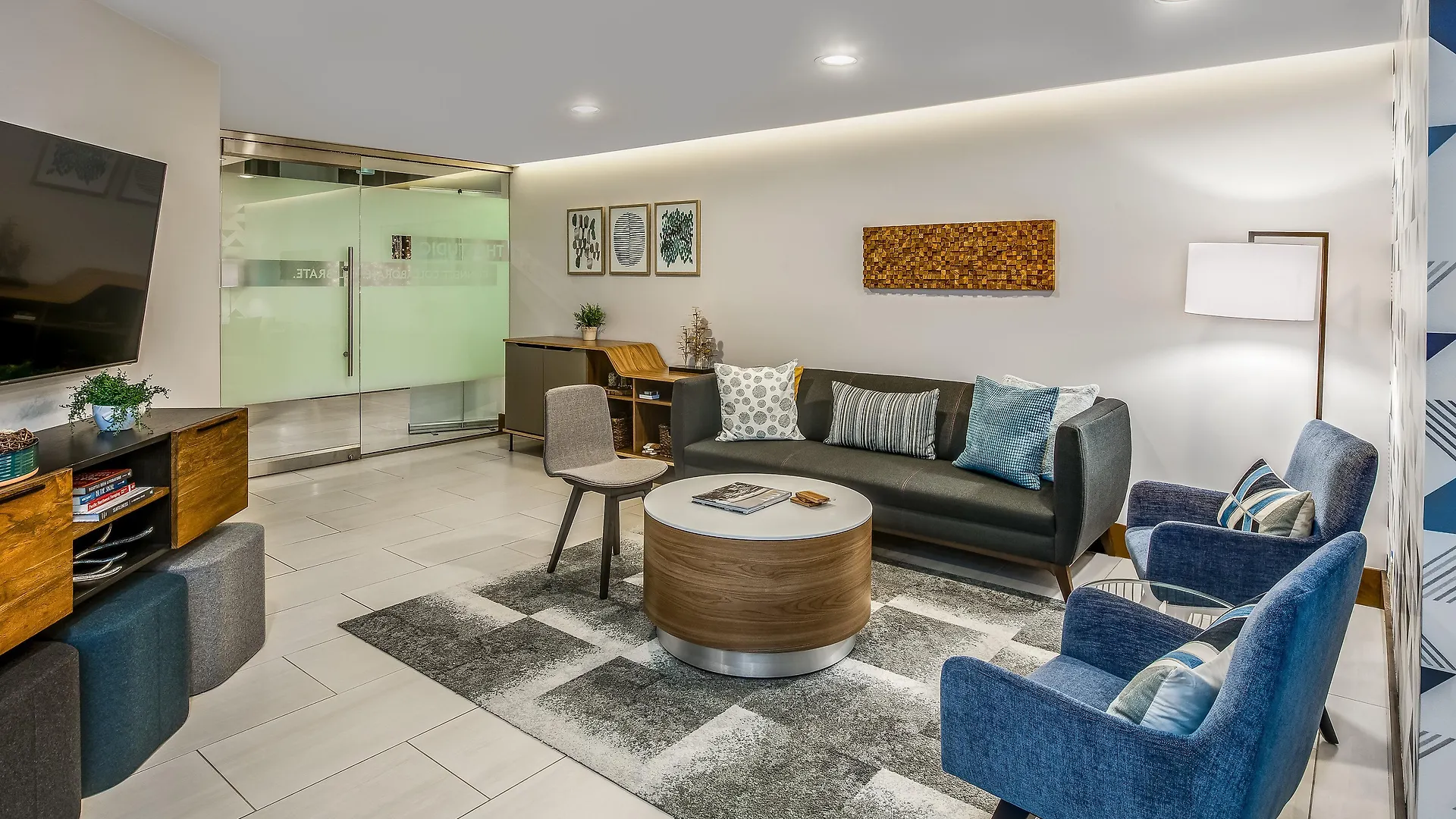 Crowne Plaza Seattle Newly Renovated With No Resort Fee Hotel