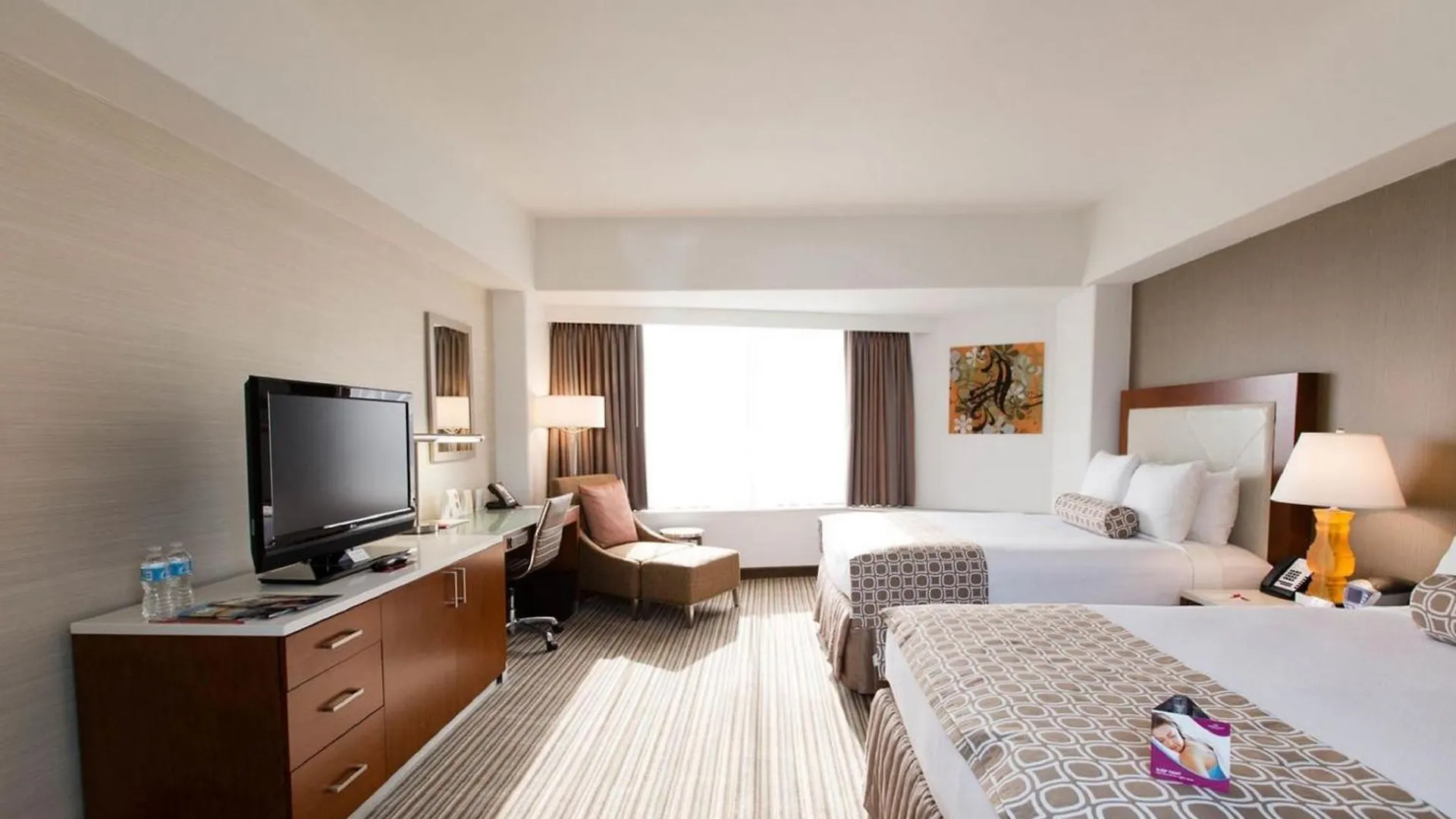 Crowne Plaza Seattle Newly Renovated With No Resort Fee Hotel
