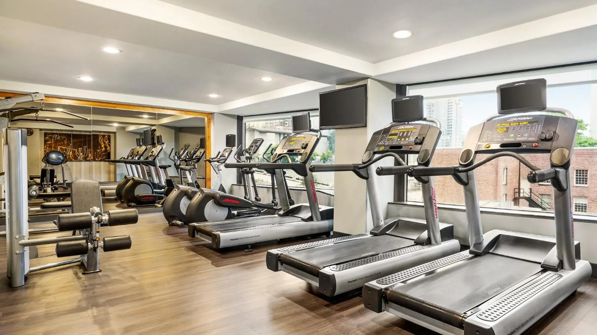 Crowne Plaza Seattle Newly Renovated With No Resort Fee Hotel