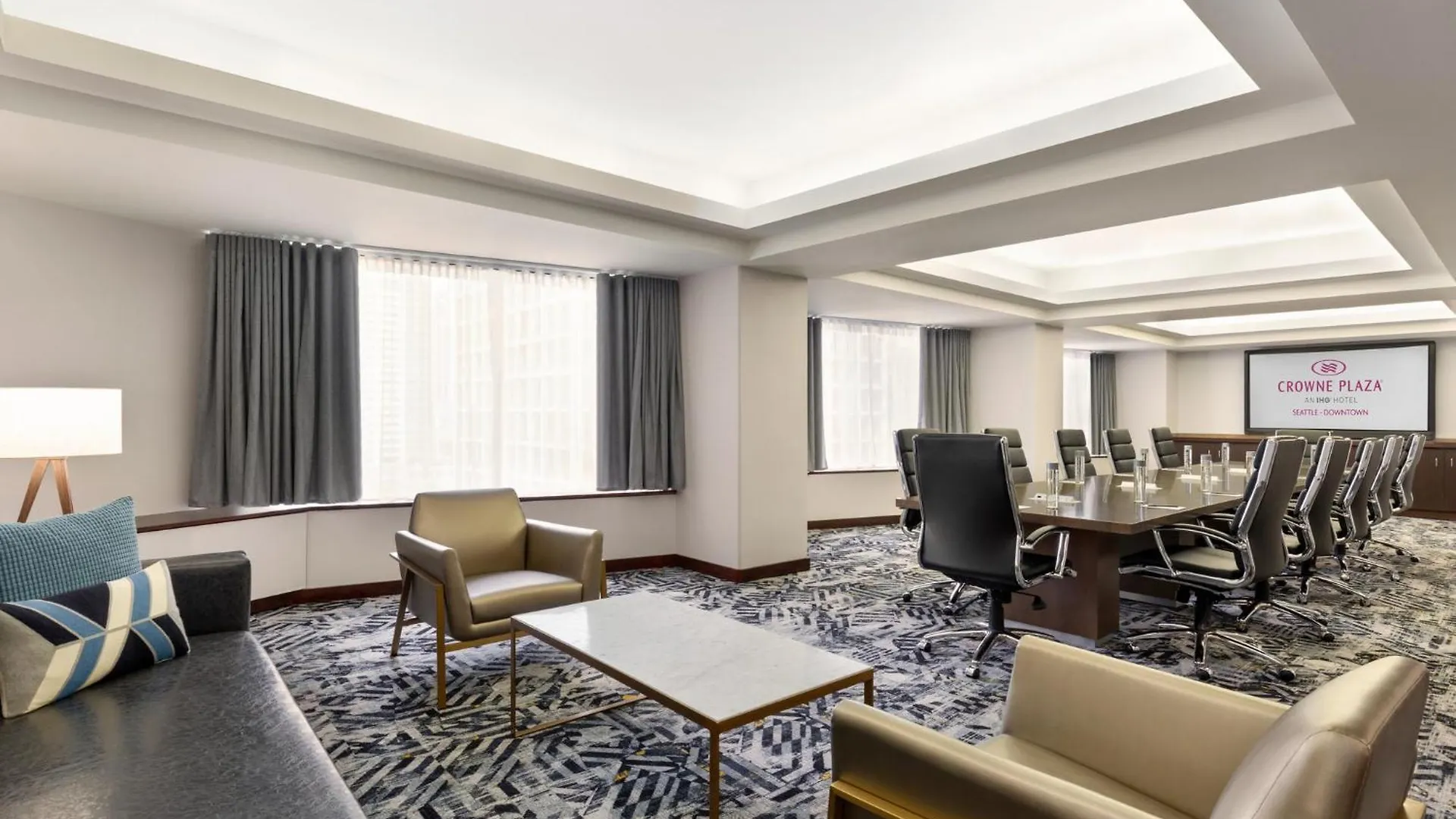 Hotel Crowne Plaza Seattle Newly Renovated With No Resort Fee