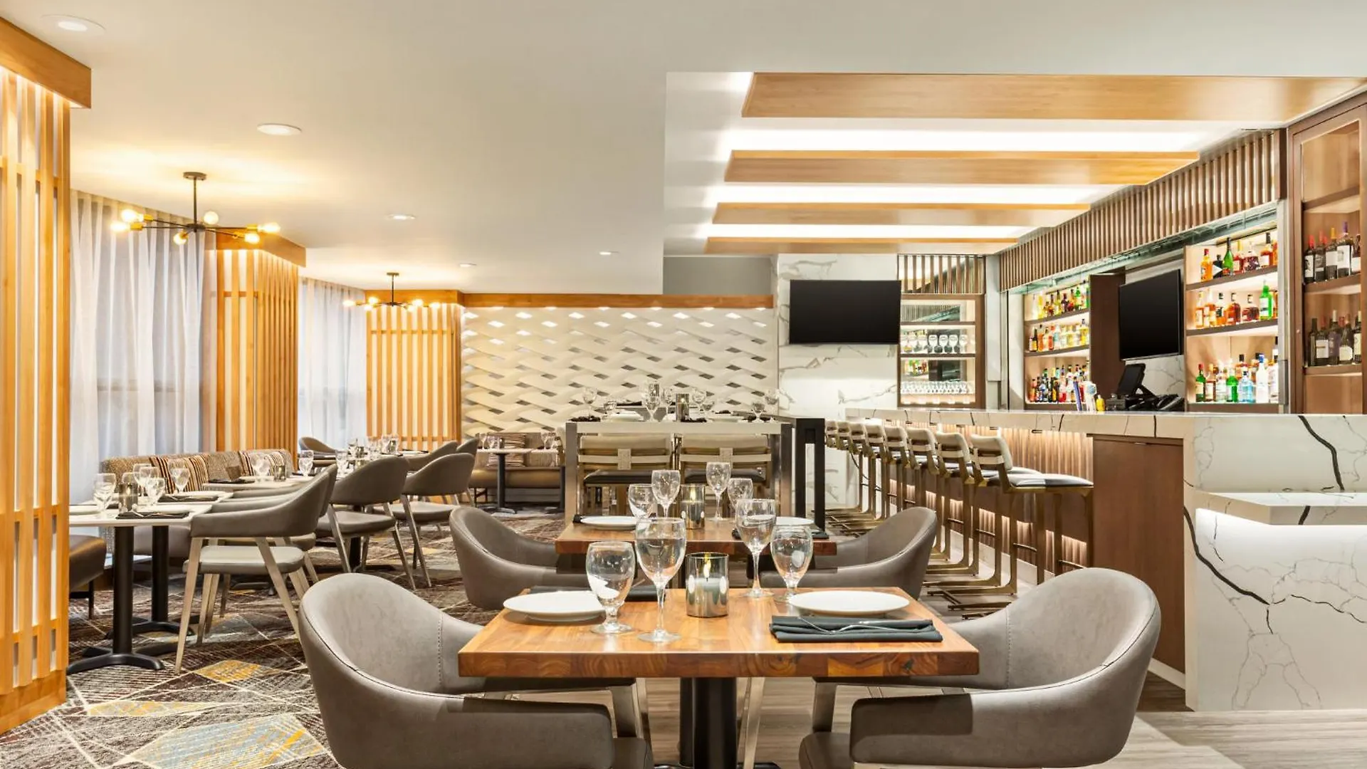 Crowne Plaza Seattle Newly Renovated With No Resort Fee Hotel