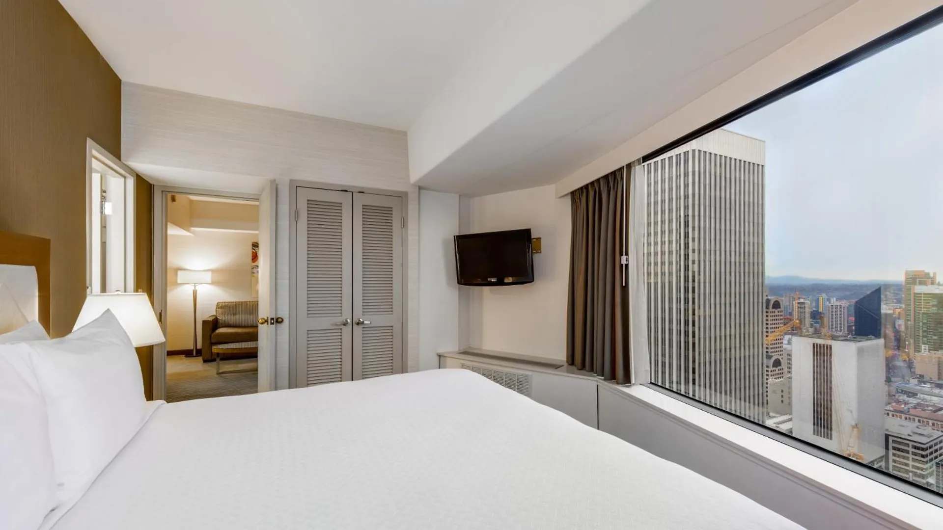 Crowne Plaza Seattle Newly Renovated With No Resort Fee Hotel