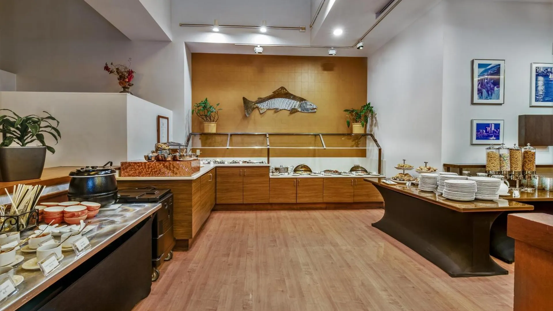 Hotel Crowne Plaza Seattle Newly Renovated With No Resort Fee
