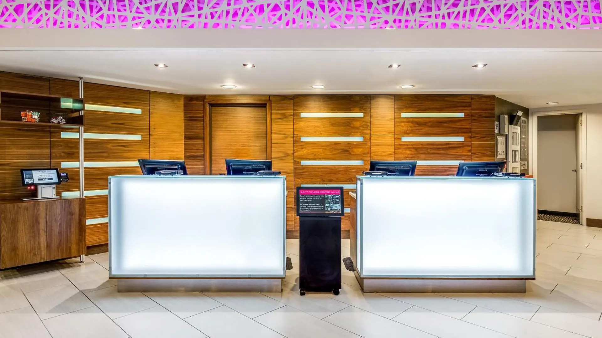 Crowne Plaza Seattle Newly Renovated With No Resort Fee 4*,  United States