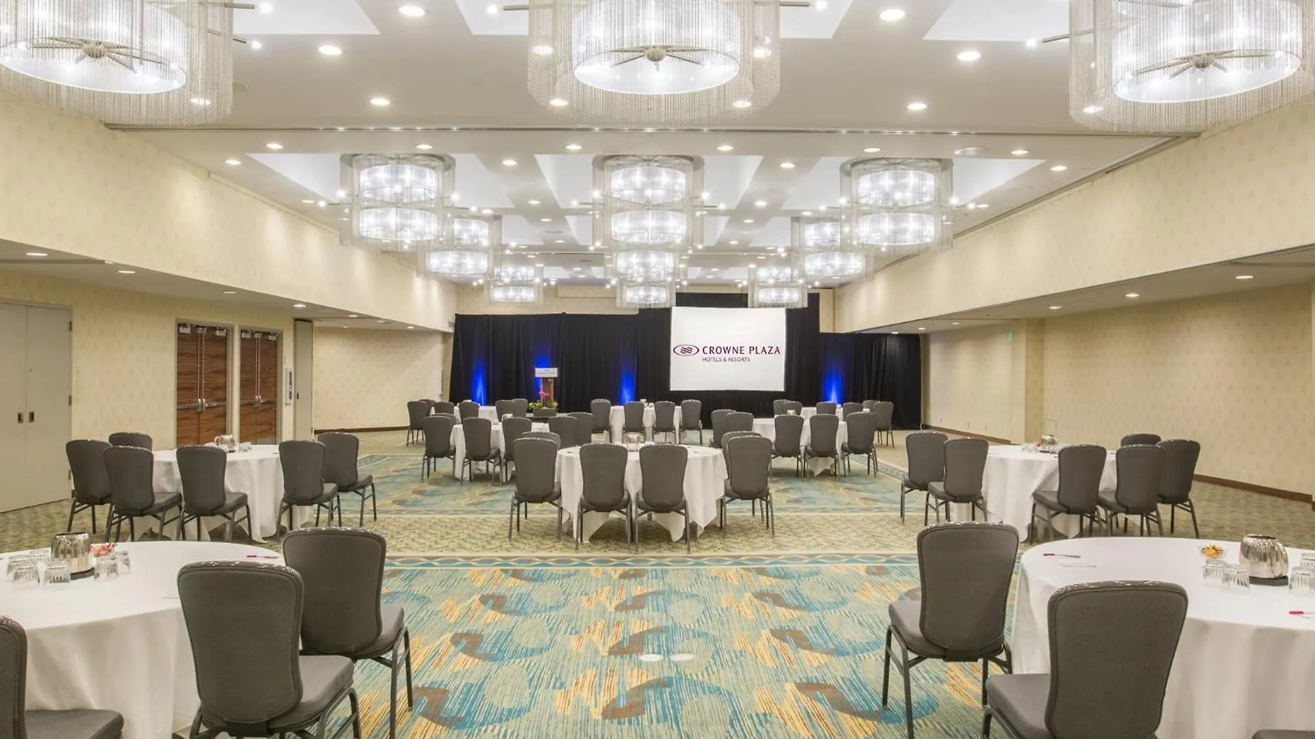 Crowne Plaza Seattle Newly Renovated With No Resort Fee Hotel