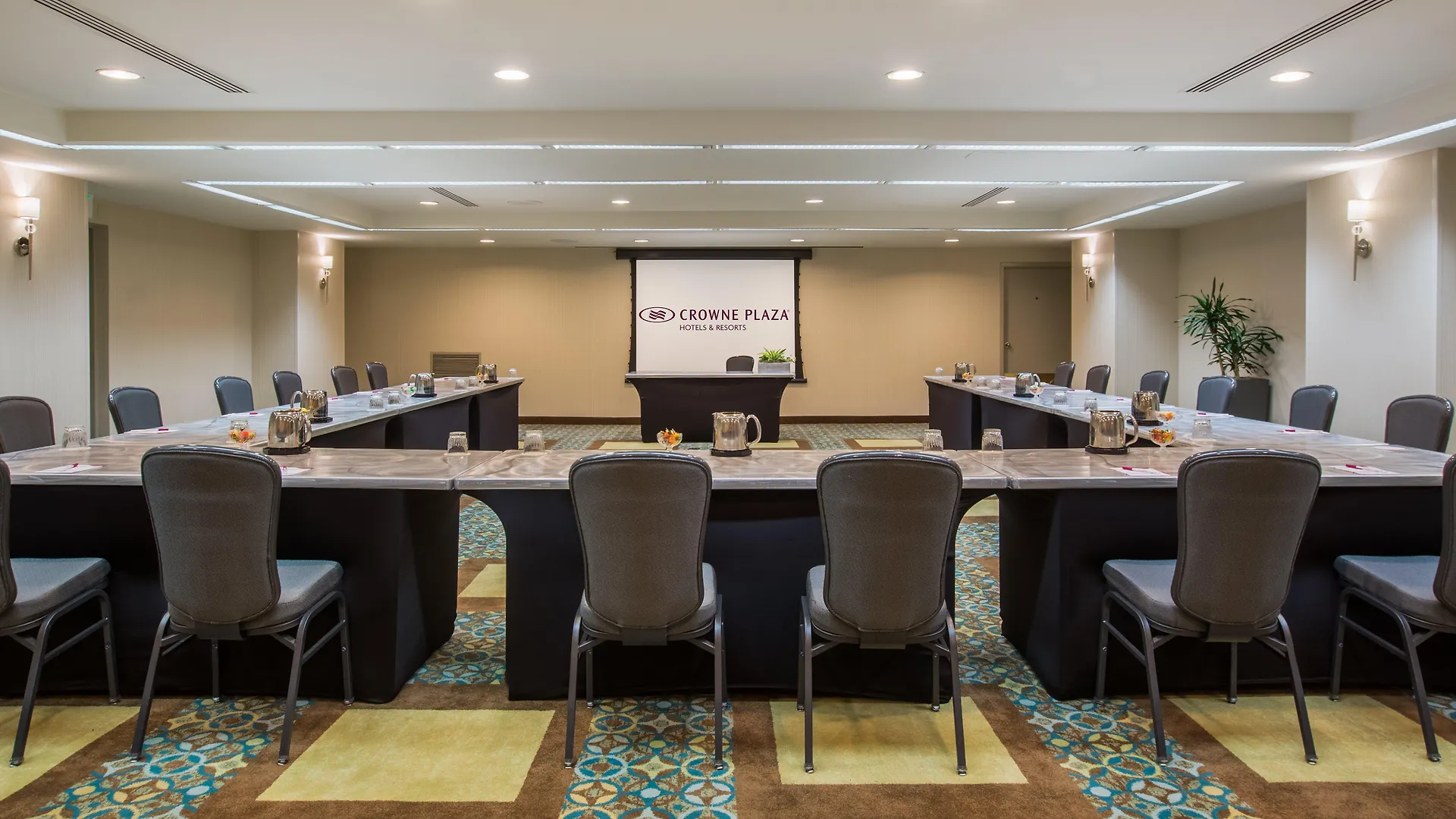 Crowne Plaza Seattle Newly Renovated With No Resort Fee Hotel