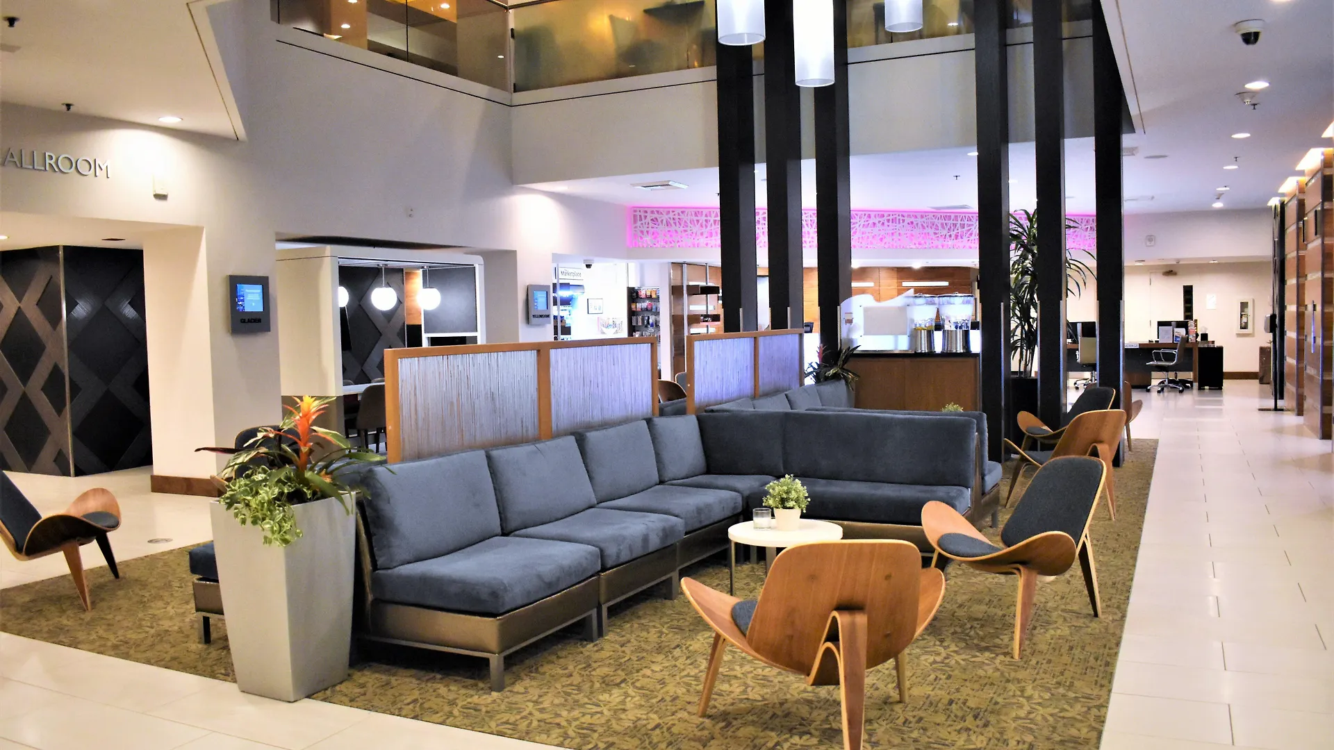 Hotel Crowne Plaza Seattle Newly Renovated With No Resort Fee