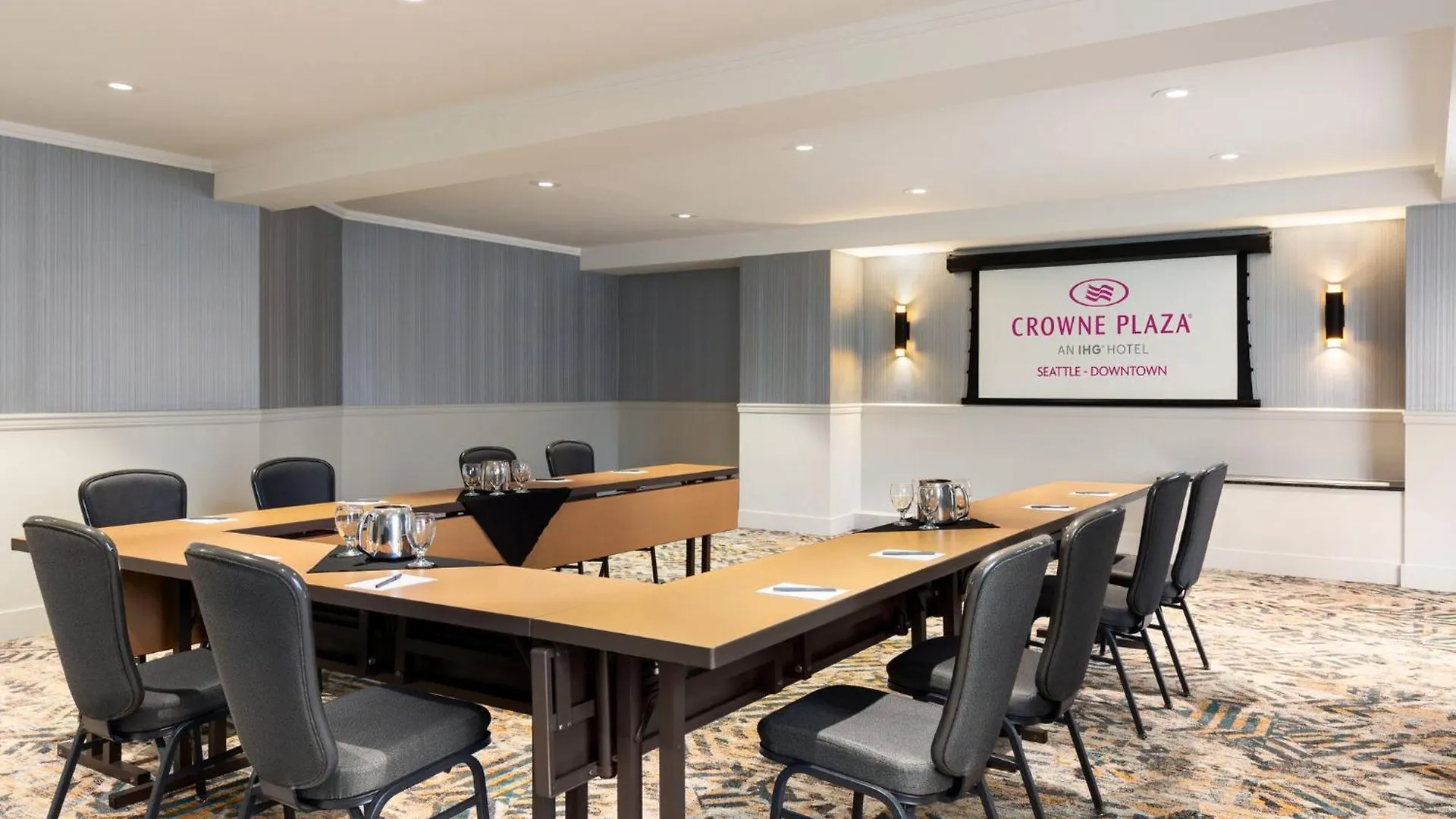Crowne Plaza Seattle Newly Renovated With No Resort Fee 4*,