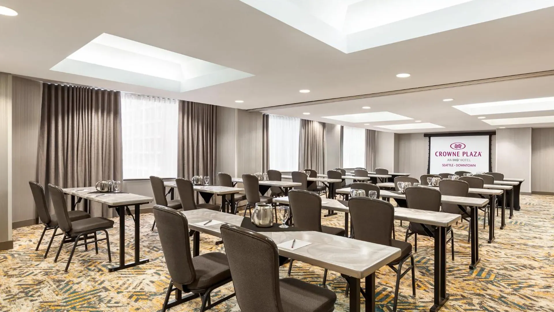 Crowne Plaza Seattle Newly Renovated With No Resort Fee 4*,  Verenigde Staten