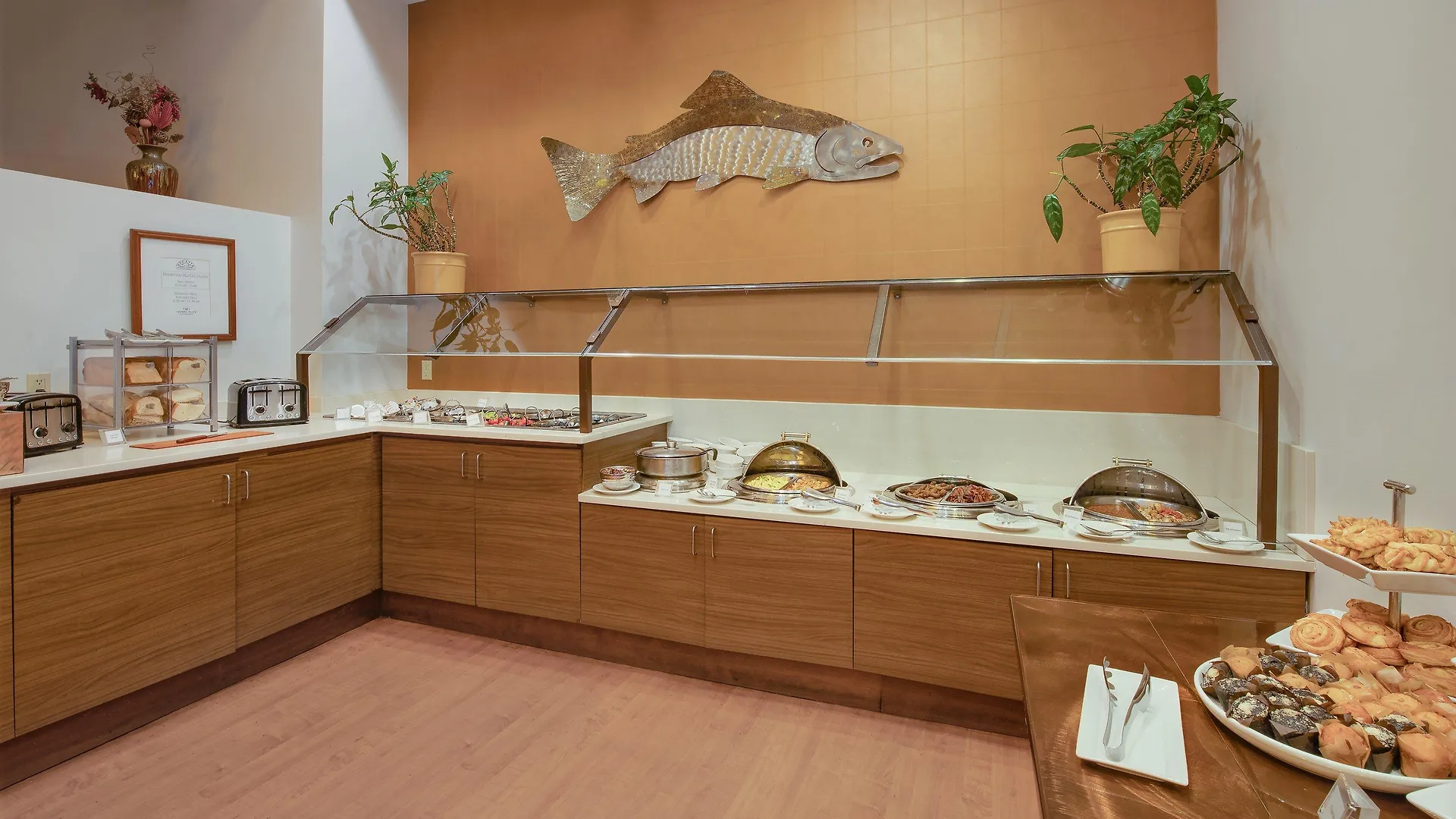 Hotel Crowne Plaza Seattle Newly Renovated With No Resort Fee