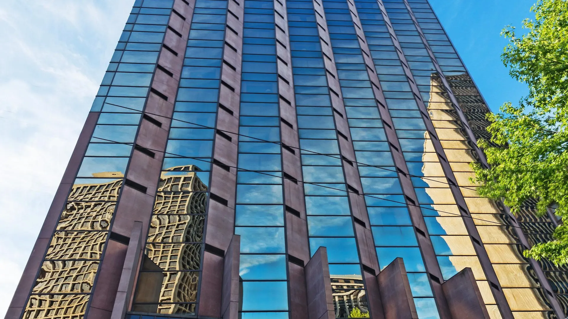 Crowne Plaza Seattle Newly Renovated With No Resort Fee location