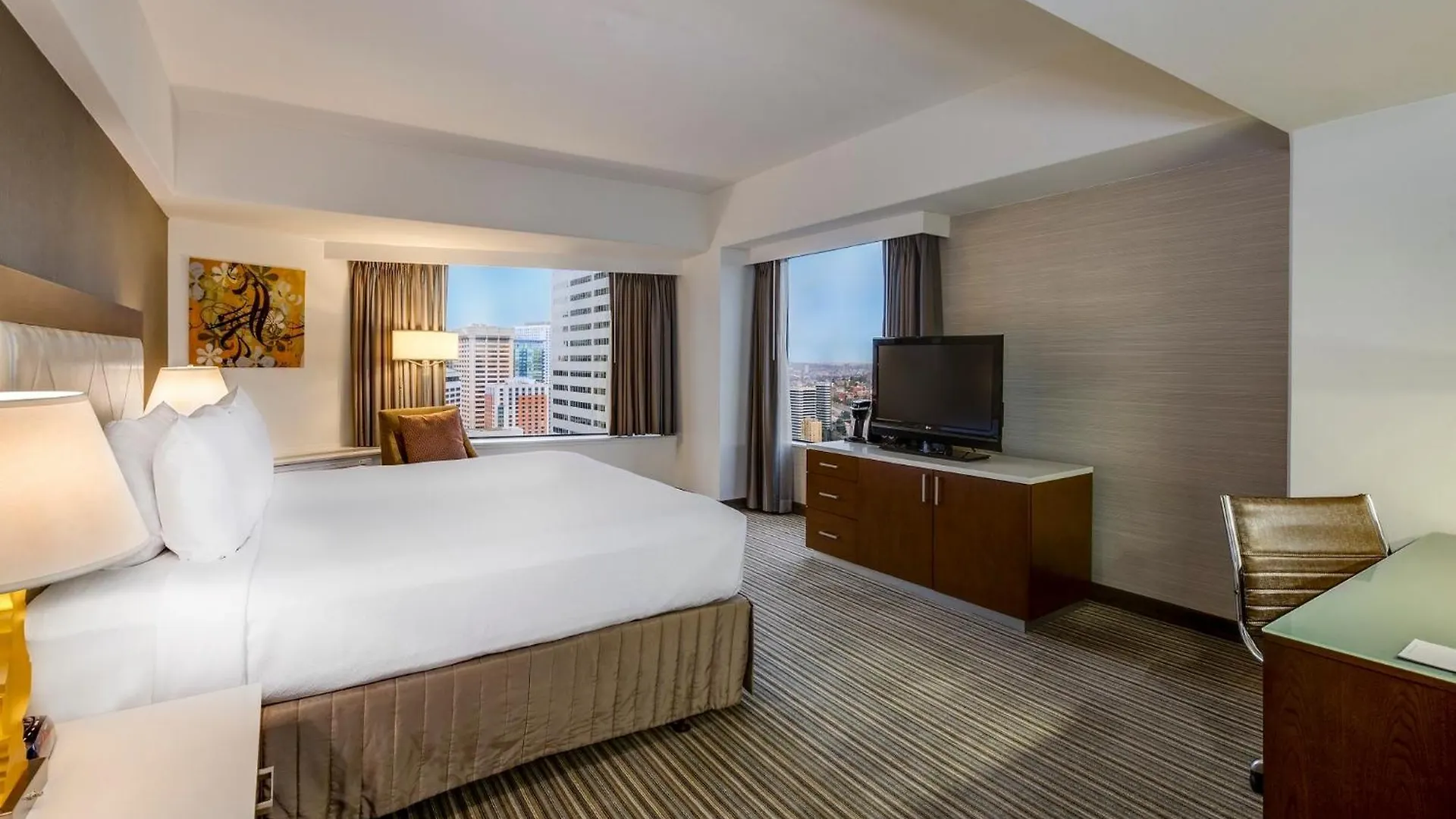 Crowne Plaza Seattle Newly Renovated With No Resort Fee